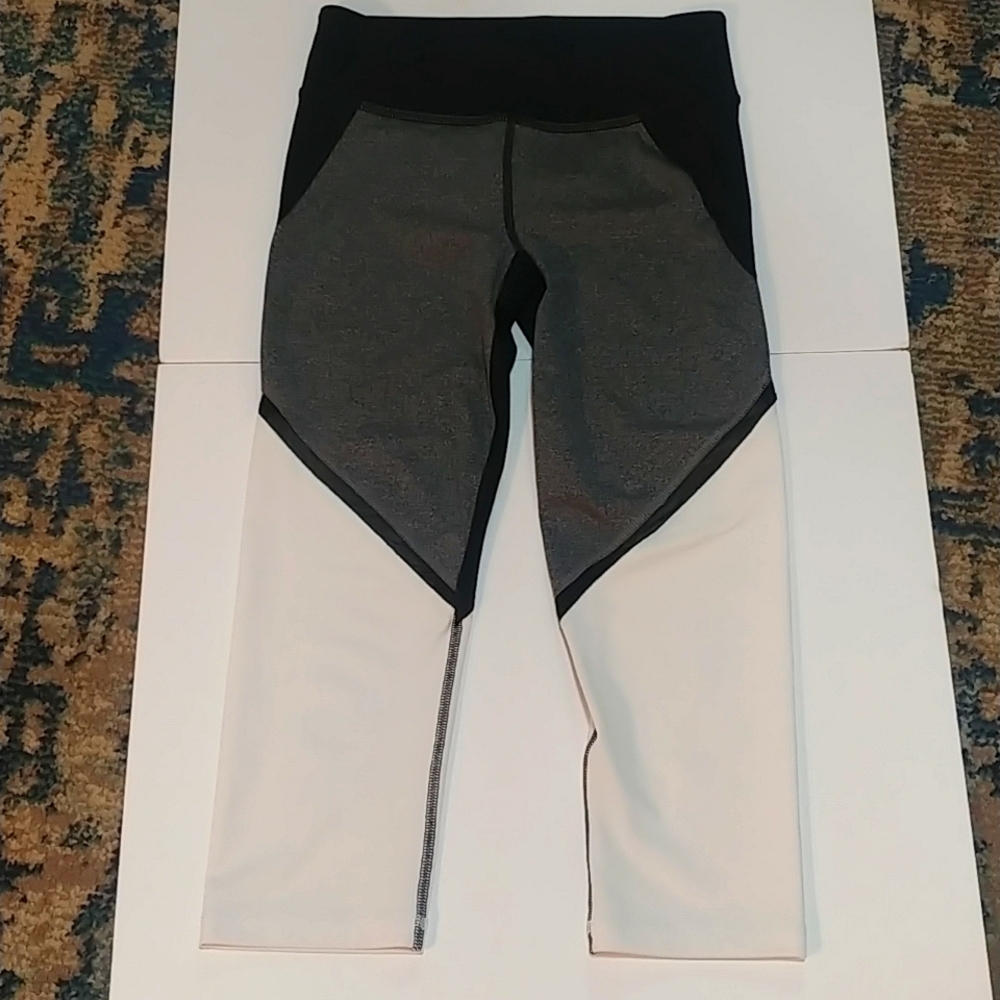 ❤6 for $12 Live Love Dream Cropped Yoga pants leggings